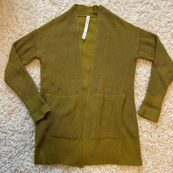 Lululemon Cashlu Sweater Wrap - Picture 2 of 4
